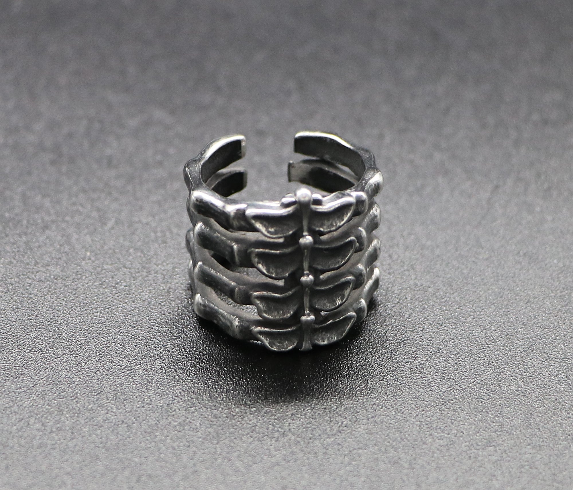 HR GIGER RING – Fashionable Death